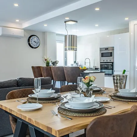 Luxurious Mediterraneo Apartment *
